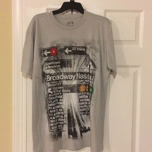 APT 9 NY graphic T shirt. Short sleeve.